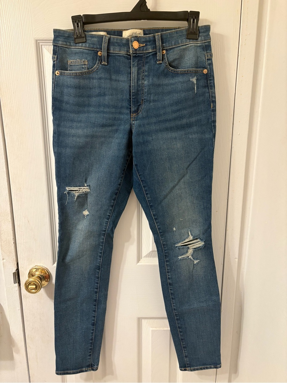 Universal Thread Women's Skinny Jeans in Blue with Distressed Details